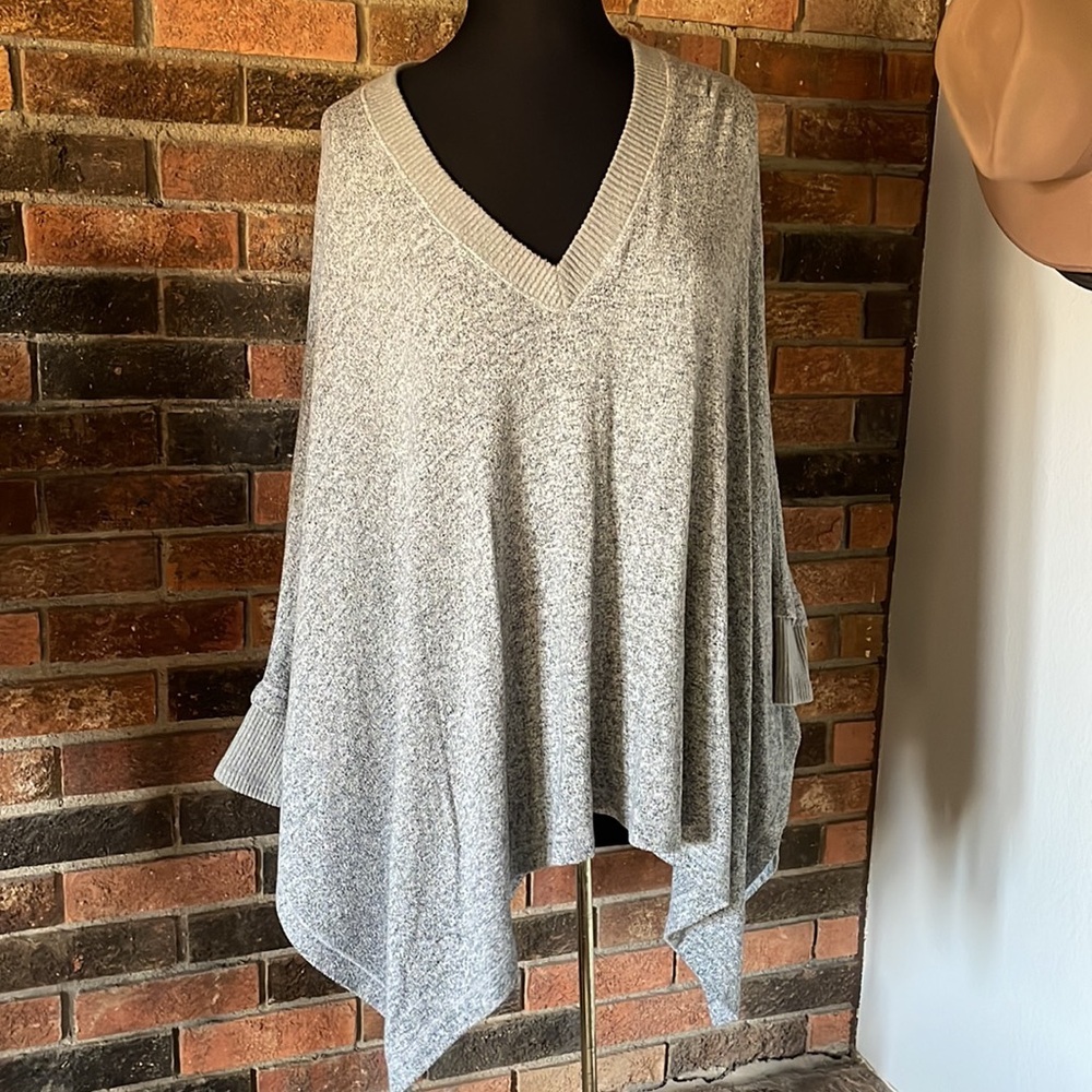Gray Tunis Textured Top